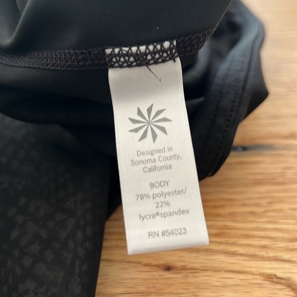 Athleta High Rise Black Serpent Snake Skin Chaturanga Leggings, Size S - Picture 8 of 8